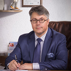 Сергій Слєсаренко Д.М.Н., Професор